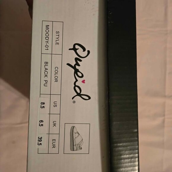 NIB Sz 8.5 Qupid Shoes - Picture 2 of 2